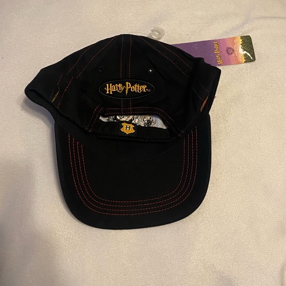 NWT Harry Potter Gryffindor Hat - Picture 3 of 4